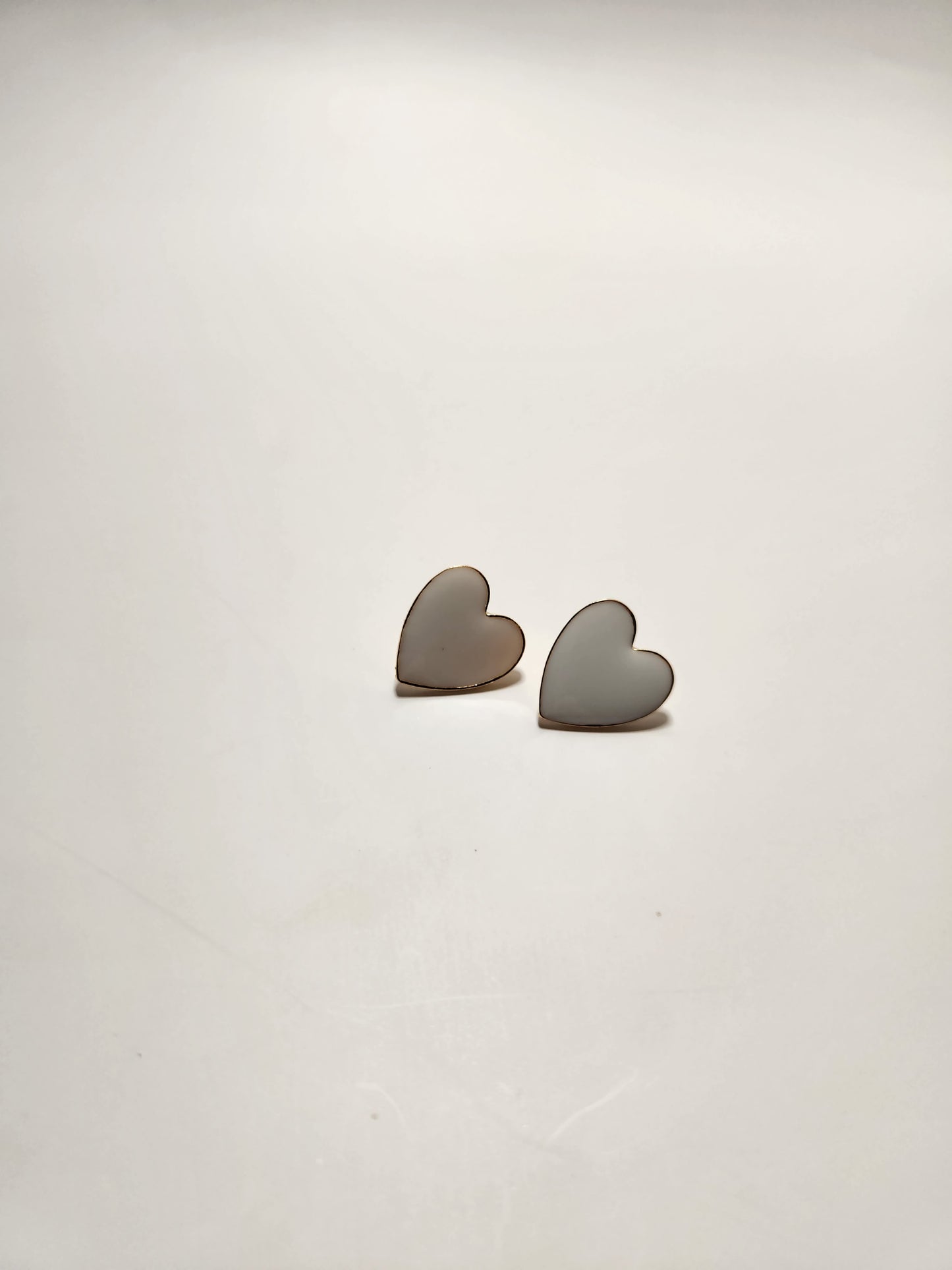 White/Gold Heart Stud