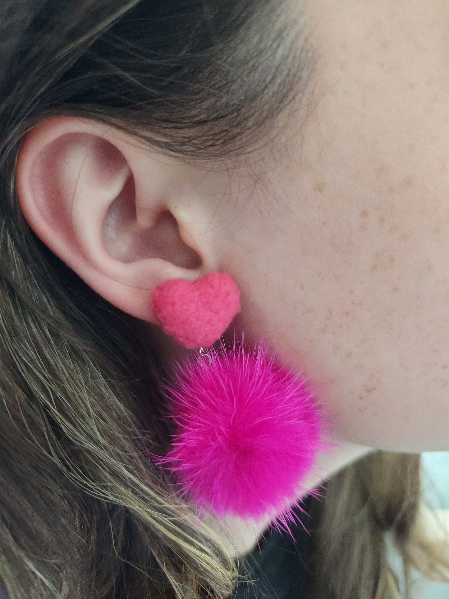 Fuzzy Pom Pom Heart - Bright Pink
