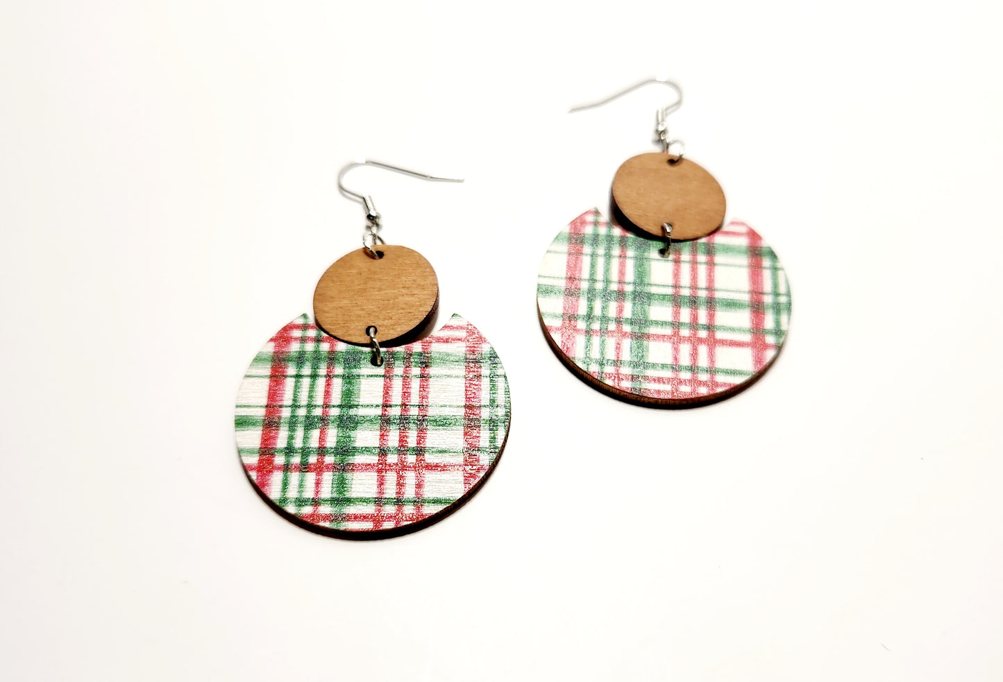 Plaid Red and Green Wood Circle