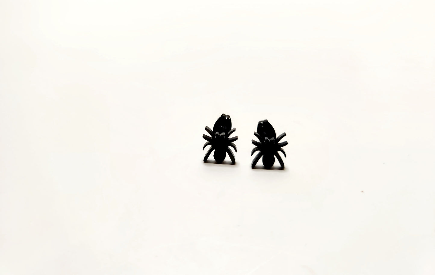 Super Tiny Spider Stud