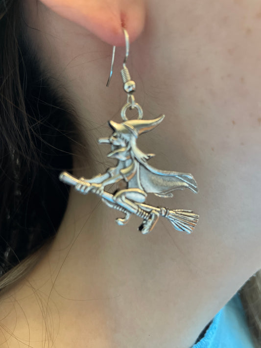 Silver Flying Witch