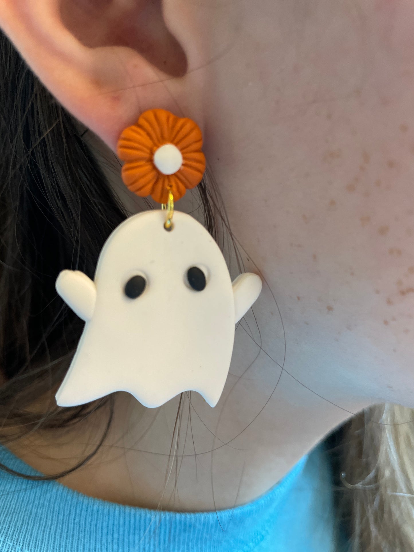 Clay Ghost with Flower Stud